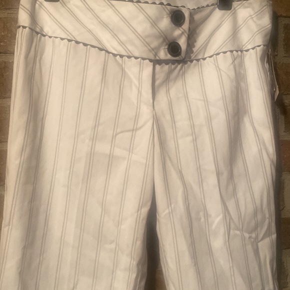 White with black pinstripes wide leg pants NWT size 9 by hearts soul - Picture 2 of 3